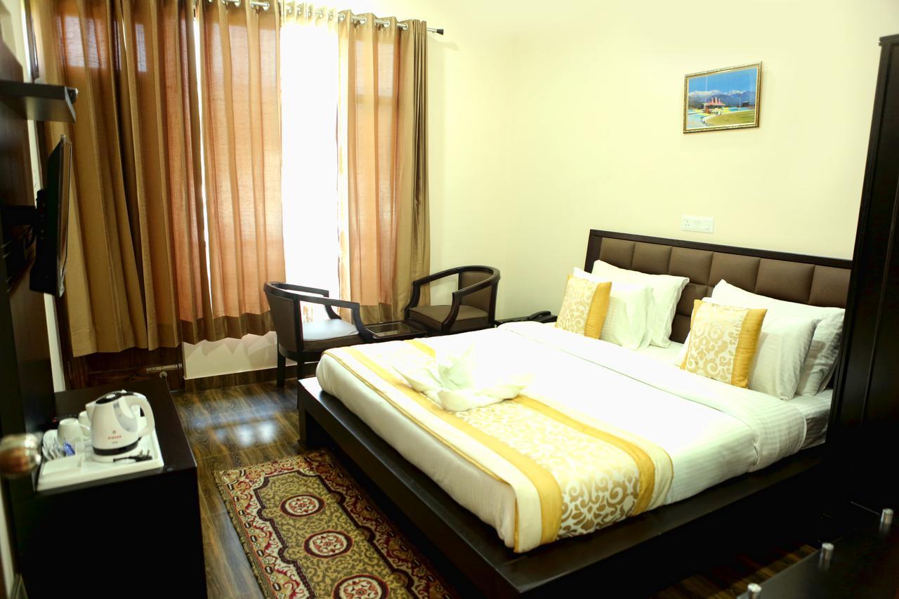 Chimbalhar Heights Hotel Palampur Exterior photo