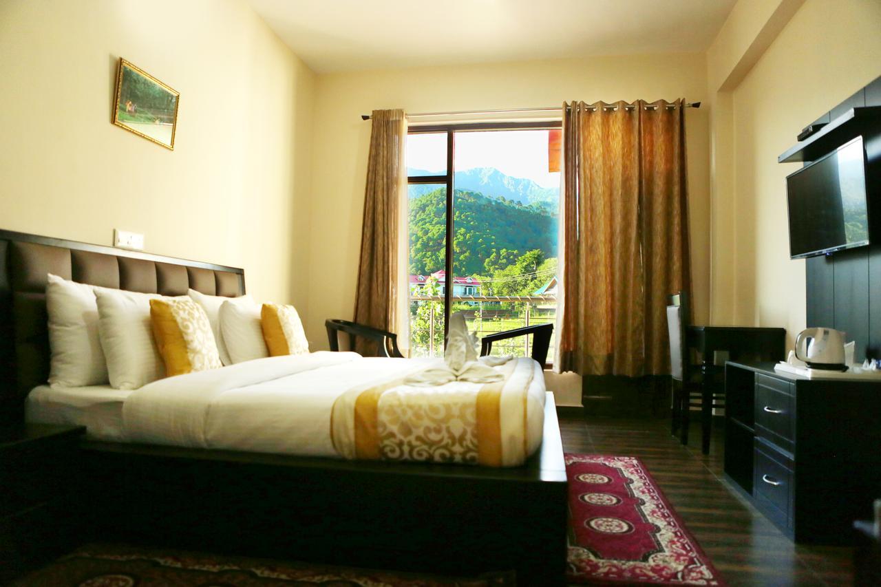 Chimbalhar Heights Hotel Palampur Exterior photo