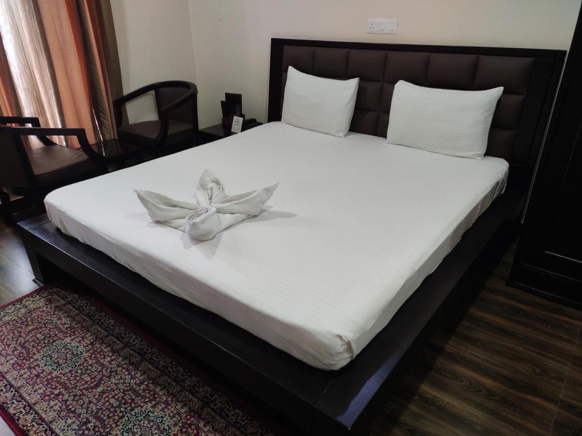 Chimbalhar Heights Hotel Palampur Exterior photo